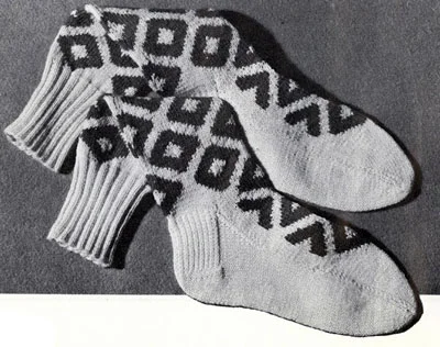 Bold Diamond Argyle Socks Pattern | Size 9½ to 12½
